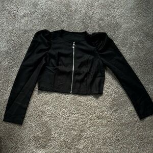 New without tags crop top puffy shoulder, zip up jacket